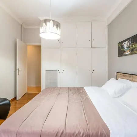 2Bdr Olympianzeus Apt With Netflix Αθήνα Εξωτερικό φωτογραφία