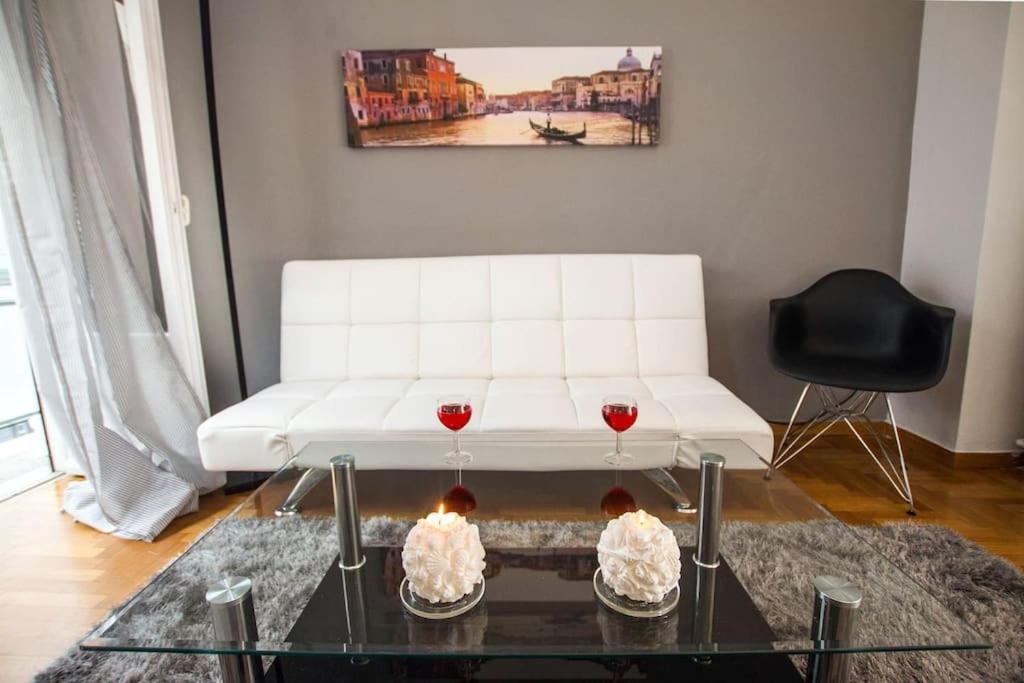 2bdr Olympianzeus With Netflix Apartment