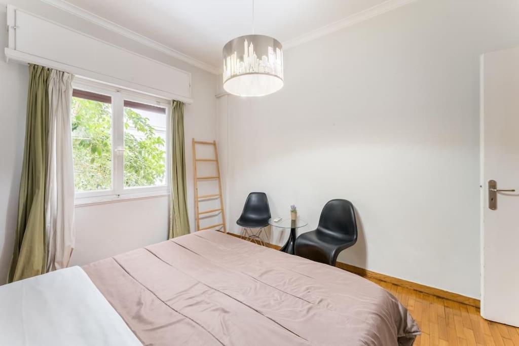 2bdr Olympianzeus With Netflix Apartment
