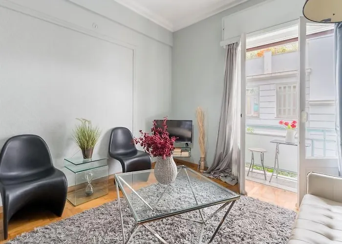 2Bdr Olympianzeus Apt With Netflix